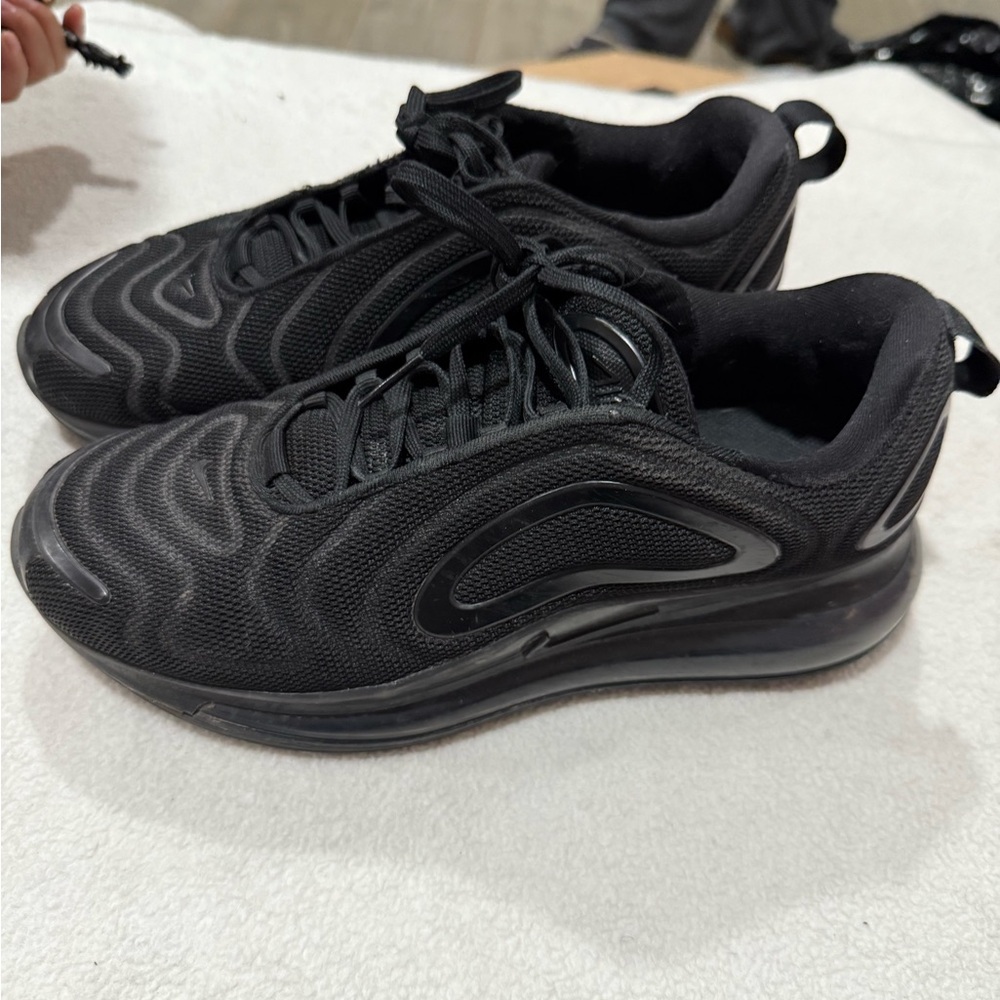 Nike Men’s Black Sneakers